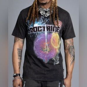 Doctrine graphic tee Sz various